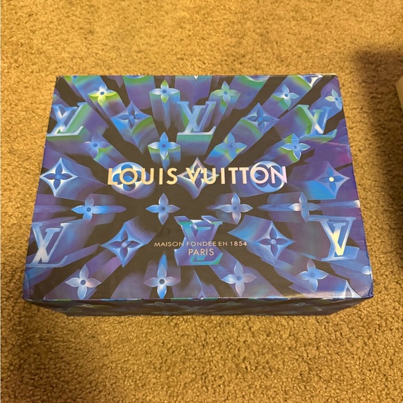 Louis Vuitton trainers good condition worn - Picture 2 of 5